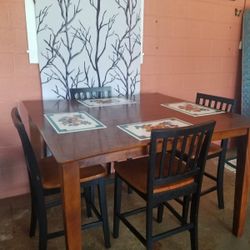 Comedor En Ecxelentes Condiciones Se Hase Entrega Si No Es Muy Lejos 