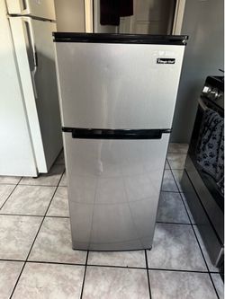 Magic chef small refrigerator