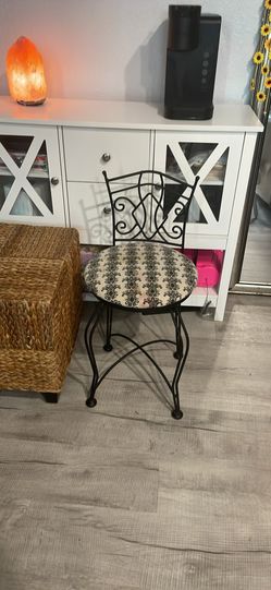 Old Hollywood Vanity Stool