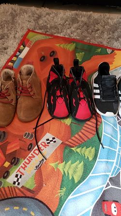 Shoes sizes 8 and 8 1/2 ill let them all go for 30