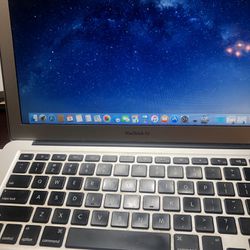 Apple MacBook Air Laptop 13” 2014