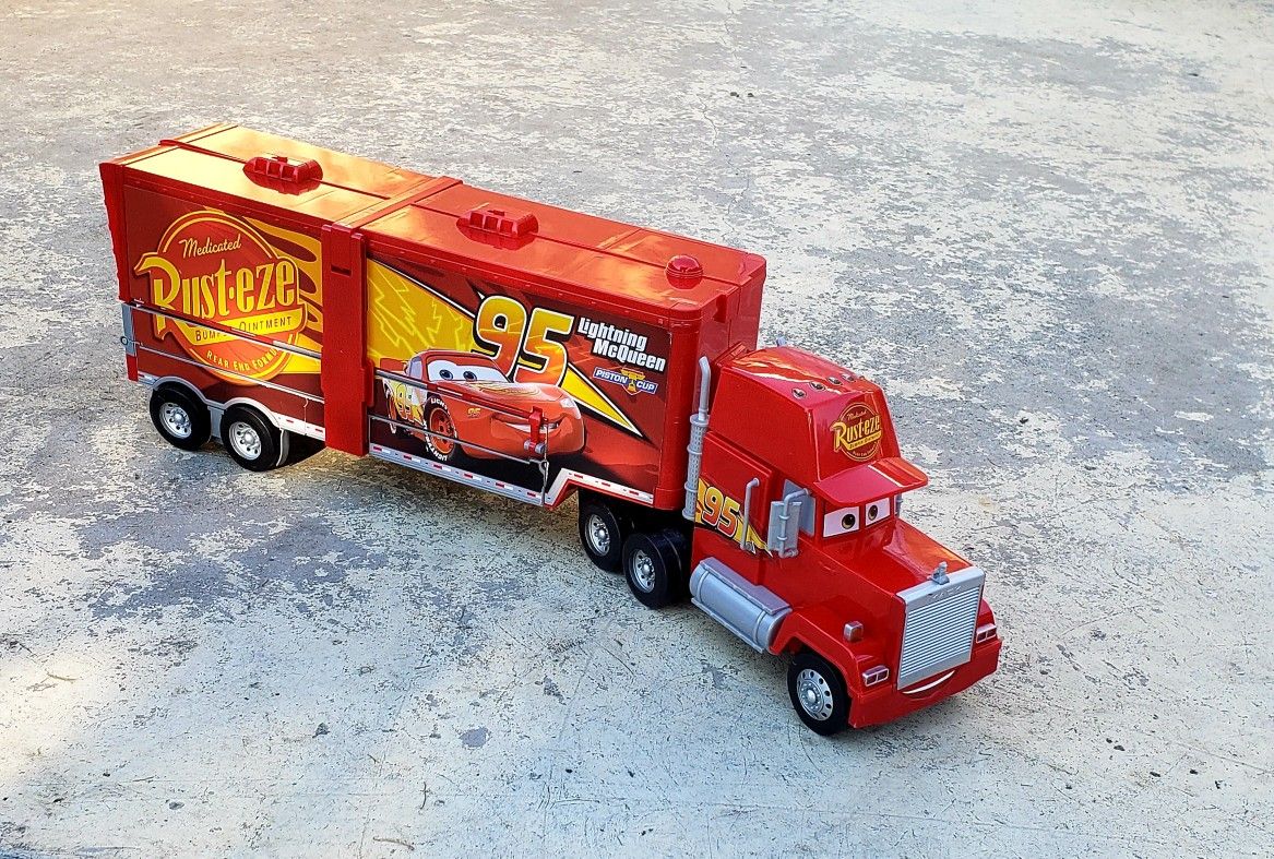 Disney Pixar Cars Super Track Mac's Hiden Racetrack 2in 1 Trasforming truck