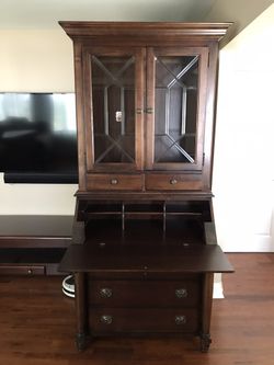 Broyhill Charlestowne Square Wood Secretary Desk for Sale in Addison IL OfferUp