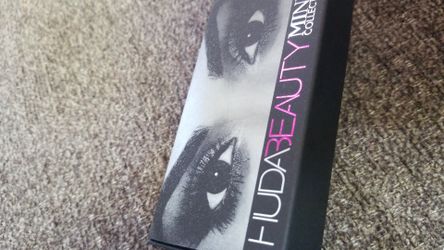 HUDA BEAUTY NAOMI STYLE