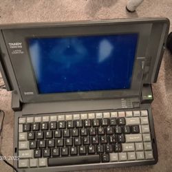 Tandy 1500 HD Vintage Laptop