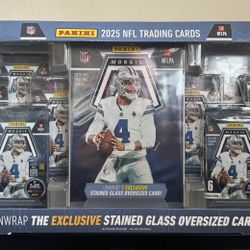 2025 Panini Mosaic NFL Football Trading Card Bundle