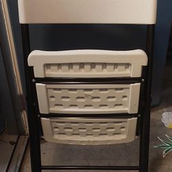 Patio Furniture - 4 Chair And 1 Round Table