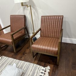 2 Rocking Chairs