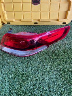 2016 Kia Optima Passenger/Right Side Tail Light