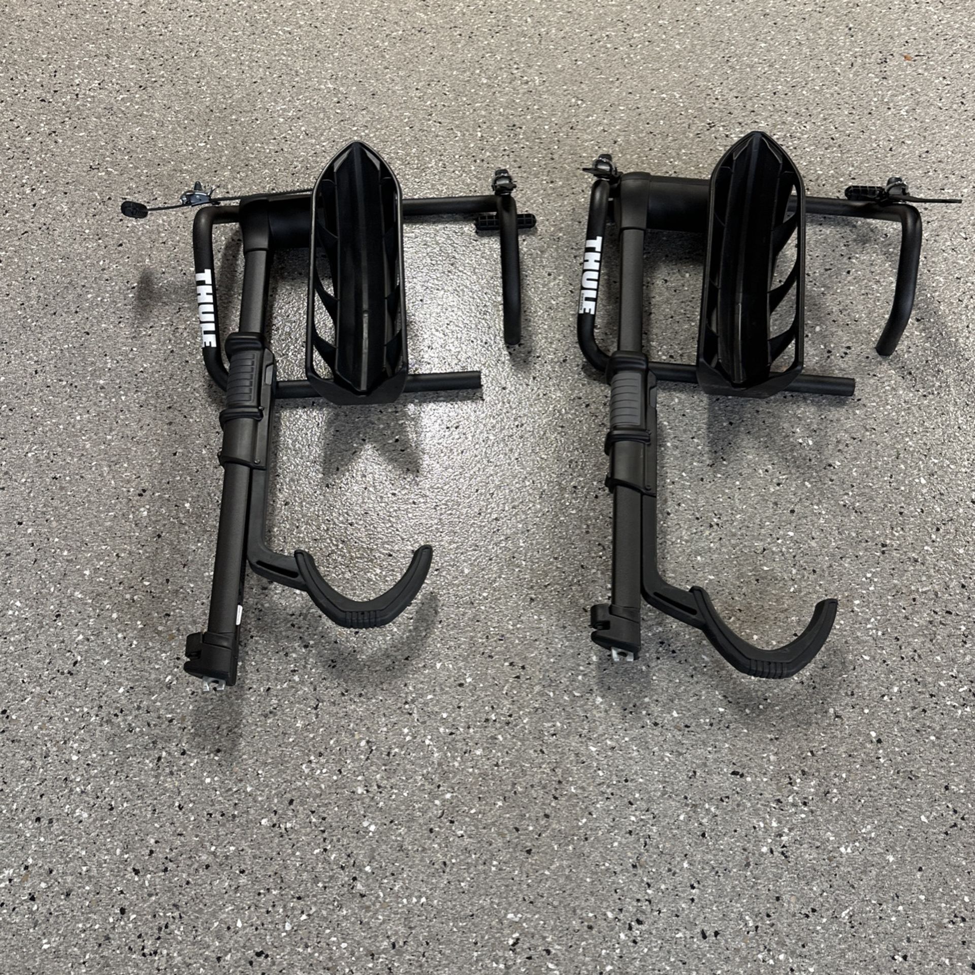 2 - Thule Insta-Gater Pro truck bike rack black