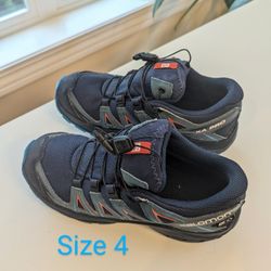 Kids Solomon Waterproof Hikers Size 4