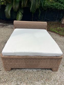 Outdoor bed