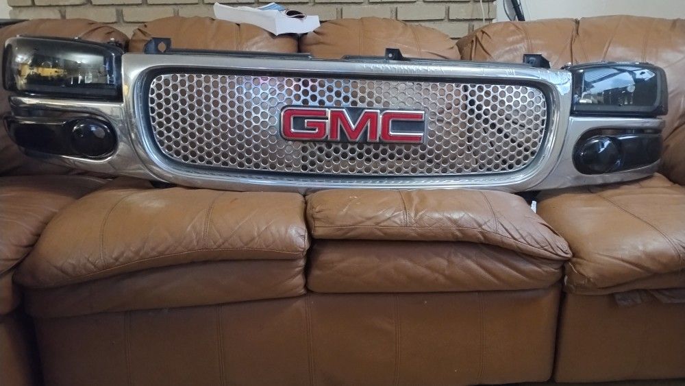 LED LIGHTS & GRILLE CHROME ROOF RACK 