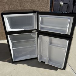 Mini Fridge!!!!