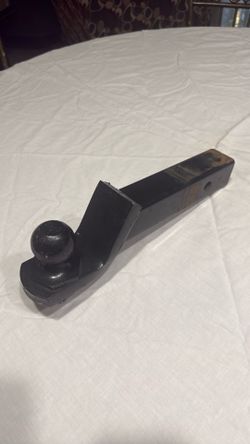Trailer hitch ball  mount