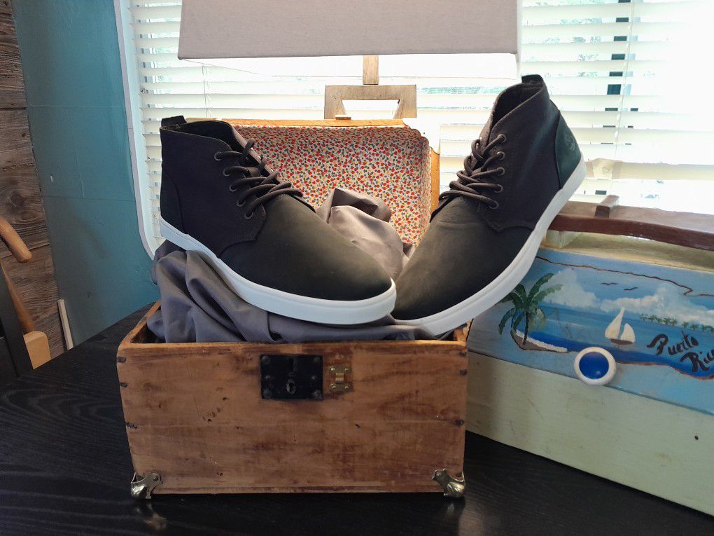 ***NEW TIMBERLAND BOOTS  MAN SIZE 10.5 only $59
