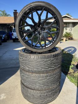 Audi Q8 Vossen Rims And Tires 24”