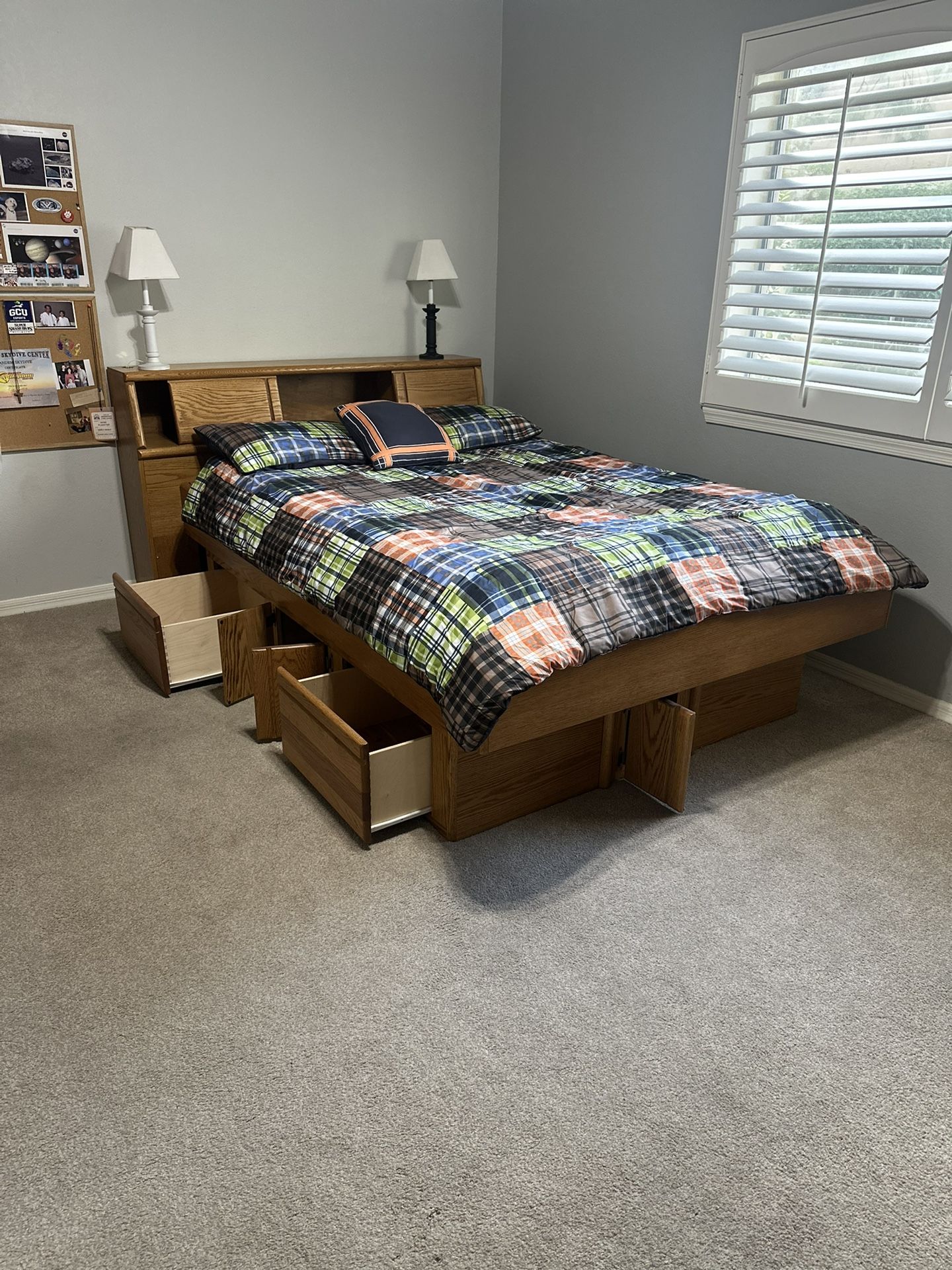 Oak Queen Bed Frame With Lots Of Storage