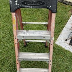4' Step Ladder 