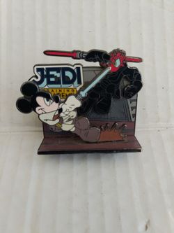 Disney Mickey's Pin Odyssey Jedi Mickey vs Darth Donald Diorama Pin