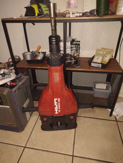 Hilti TE 2000-22 TE-S Cordless jackhammer with 2 batteries