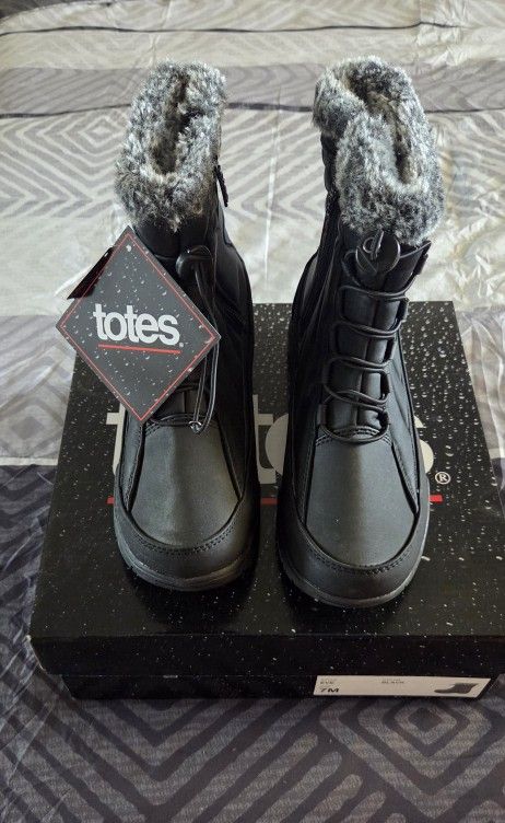 Totes Snow Boots Size 7 (New)