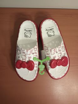 Hello Kitty Crocs