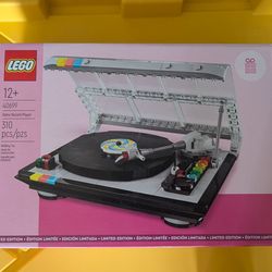 Retro Record Player Lego set 40699