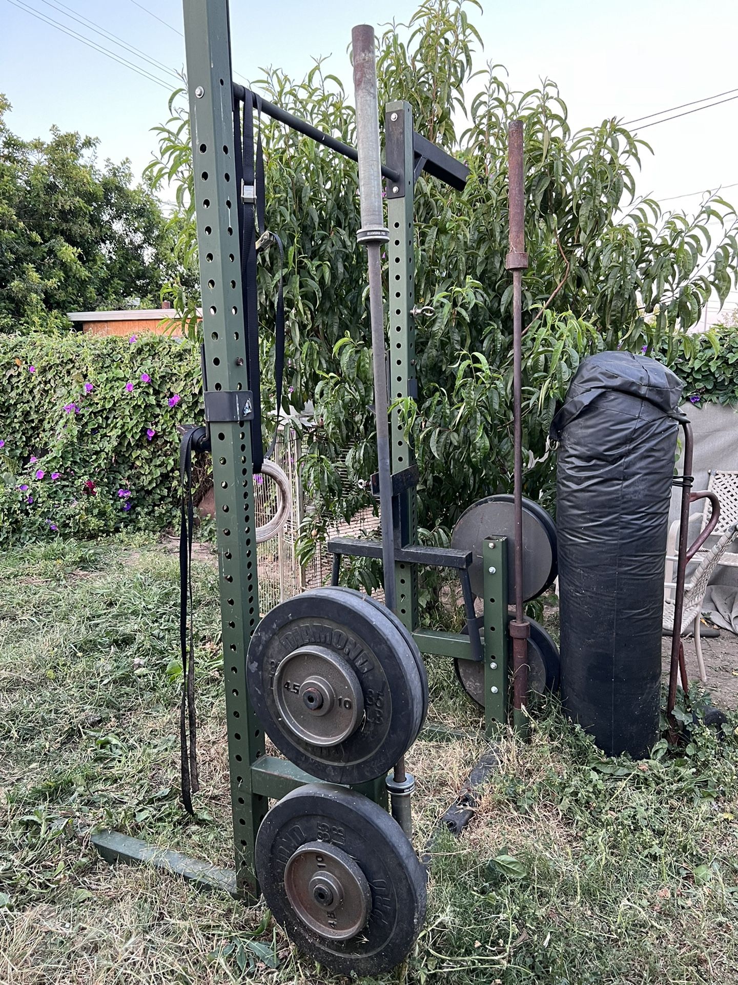 Half Rack Weight Bench Pull Up Bar for Sale in San Pedro, CA OfferUp