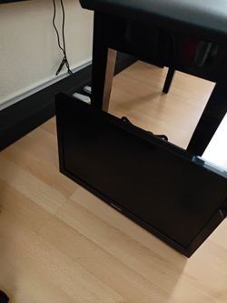 FS: Used 19in Samsung Flat Screen TV