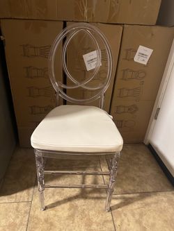 New Party chairs/ sillas de fiesta nuevas