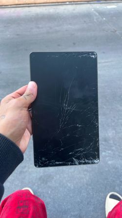 Tablet with Cracked Screen for Parts