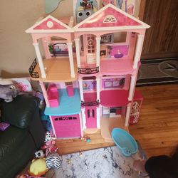 Barbie DOLL HOUSE DECENT CONDITION 
