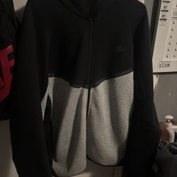 Grey/Black Nike Tech