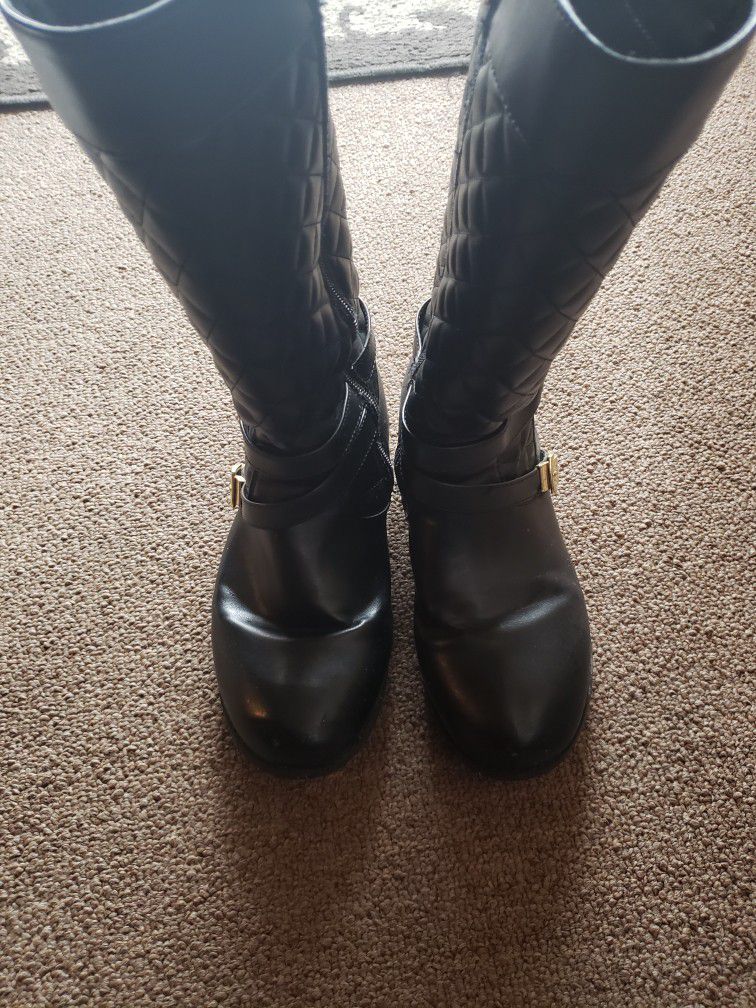 Girls Michael koors boots... make an offer