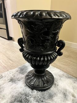 Black stone planter 22 x 14