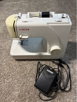 Singer Sewing Machine Model 1507