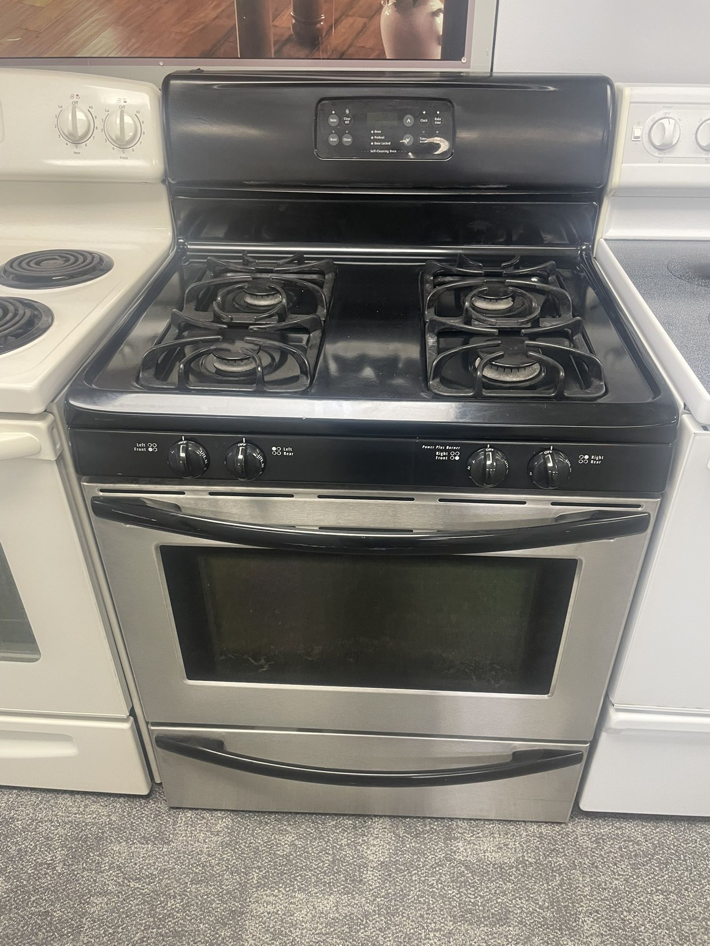 Whirlpool Stainless Steel Gas Stove Oven Range Free Warranty Delivery Avail