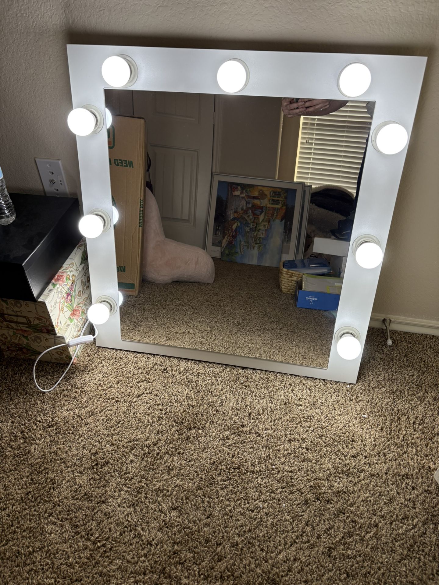 Light up brand new vanity mirror 28 x 26