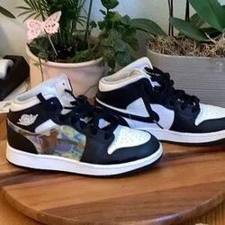 Nike Air Jordan 1 Mid Hologram Black White Sneakers DR9495-001 size 7y