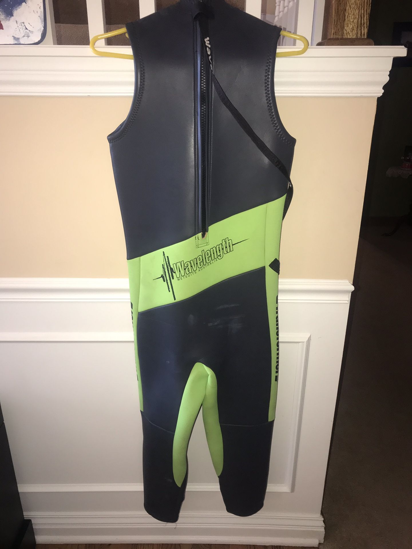 Wavelength wetsuit size large
