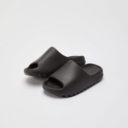 Yeezys Slides