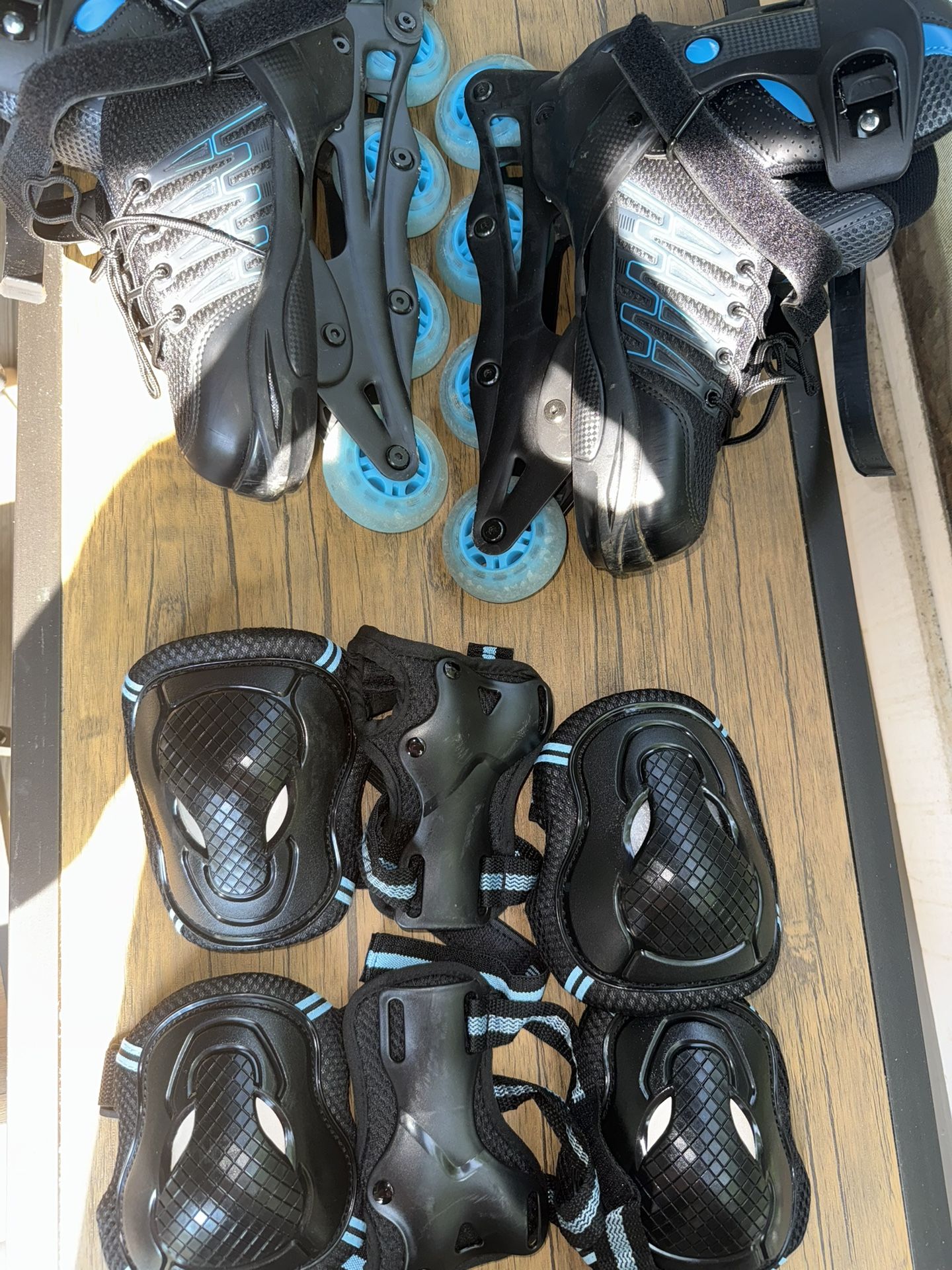 ROLLER SKATES AND FULL SAFETY SET for elbows/knees