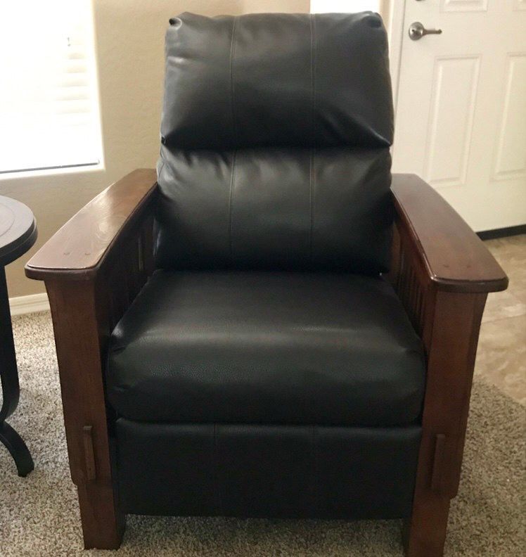 Leather Reclinable Chair(s)