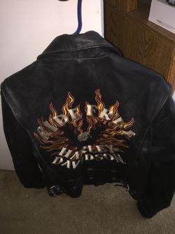 Harley Davidson leather riding jacket medium
