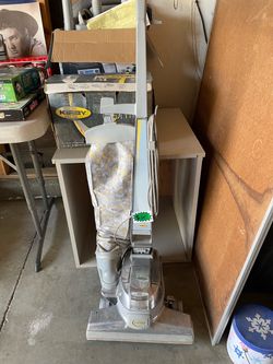 Kirby vacuum w/shampoo attachments