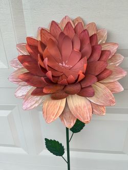 Yard metal decor