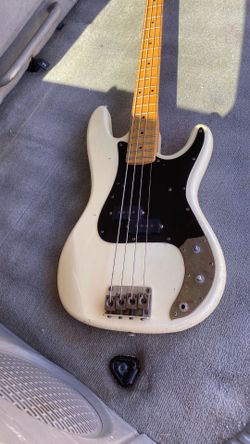 vintage Epiphone Accu-Bass guitar,