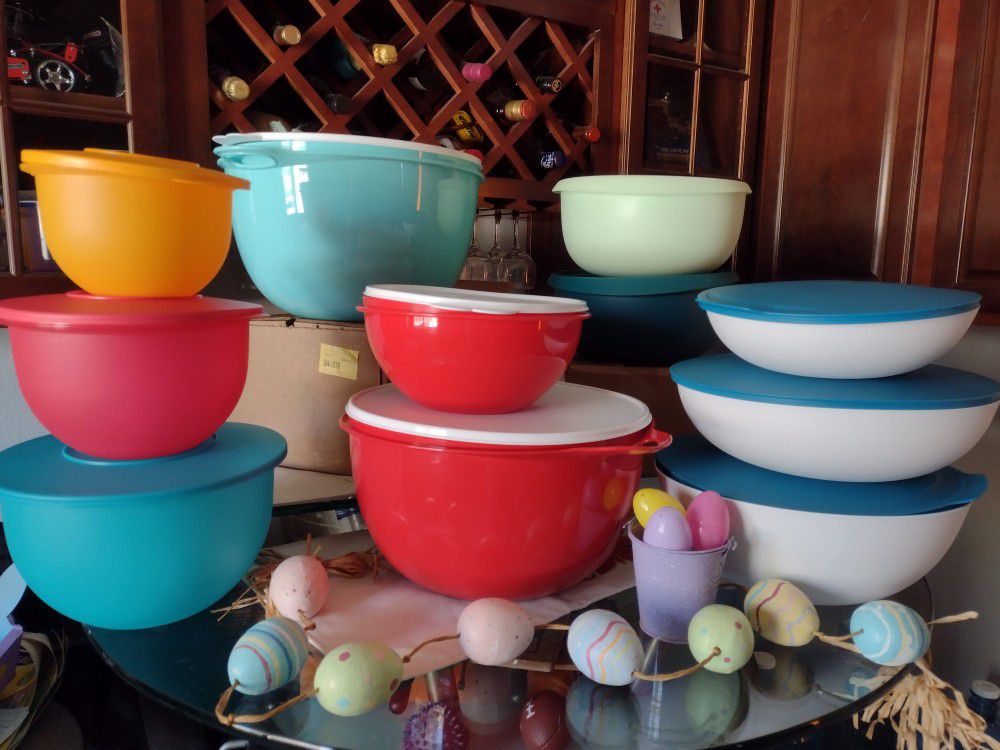 Tupperware Vintage Collection Canister And Mixing Bowls for Sale in  Glendale, AZ - OfferUp