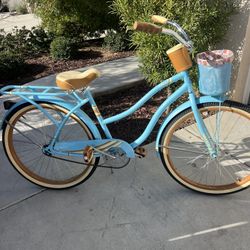 26” Huffy Nassau Ladies Light Blue Beach Cruiser